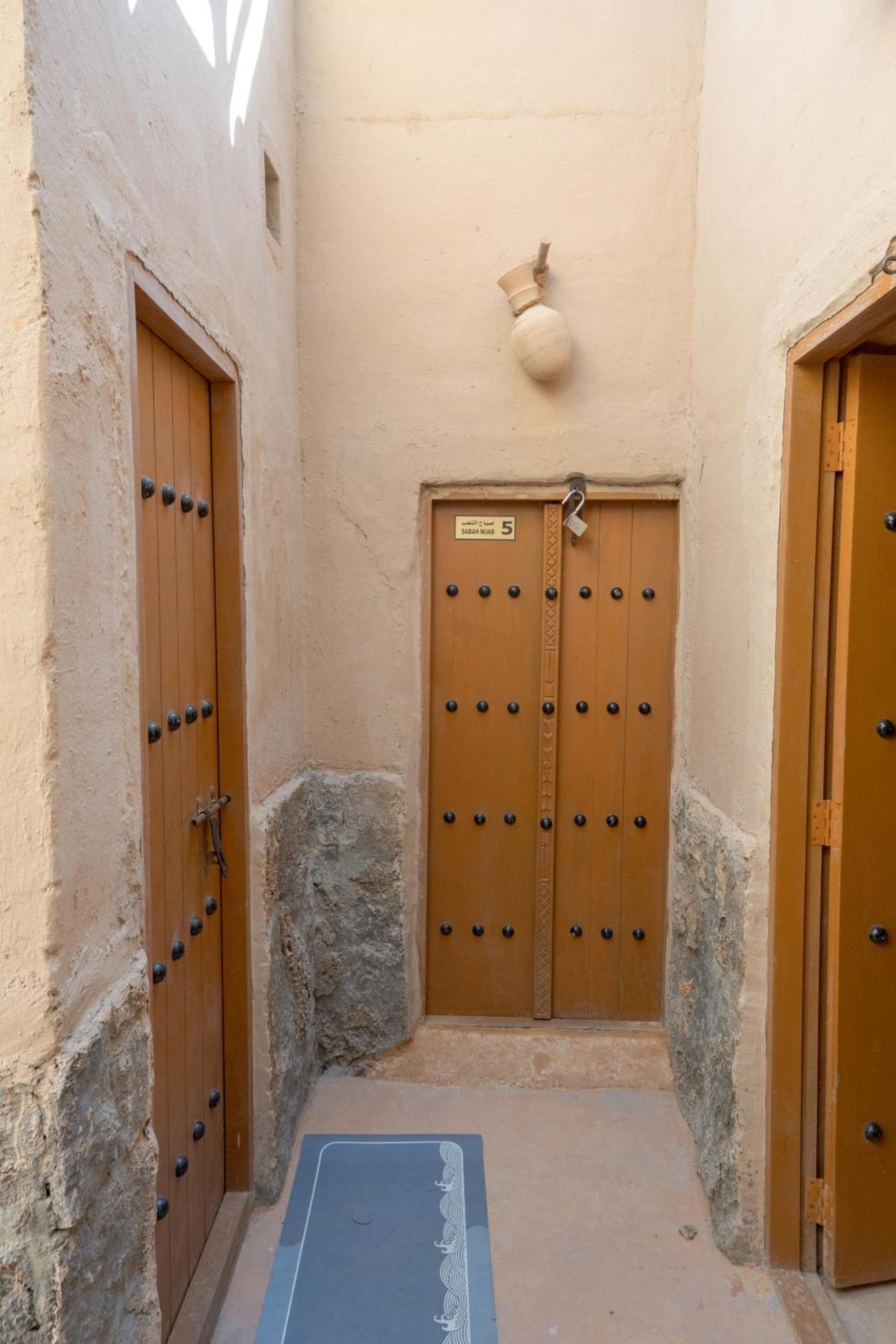 بيت نُزل السلام Bait Salam Inn Al Ḩamrāʼ Exteriör bild