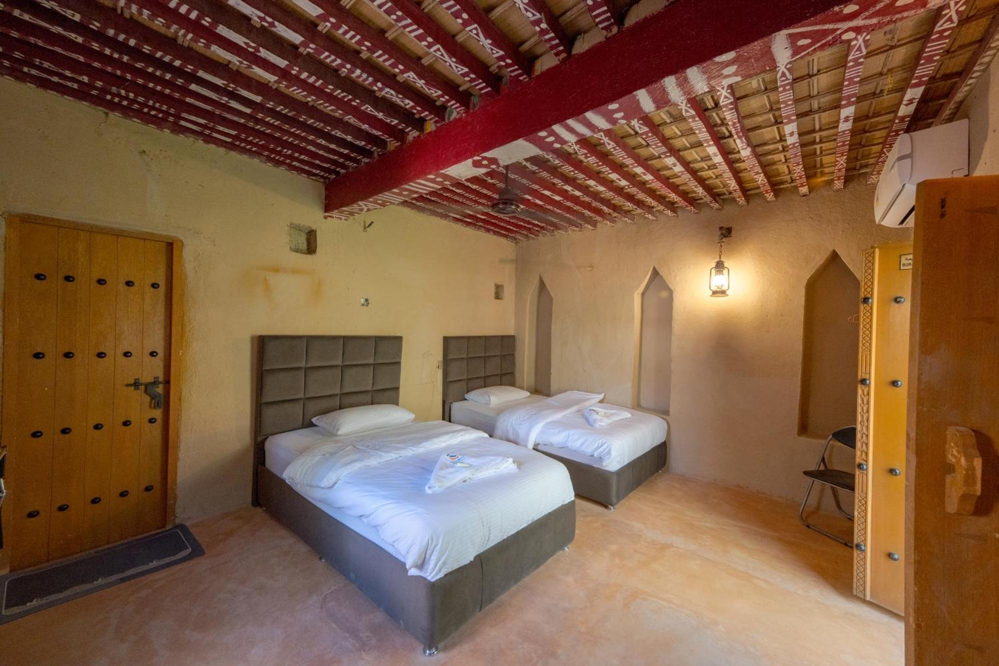 بيت نُزل السلام Bait Salam Inn Al Ḩamrāʼ Exteriör bild
