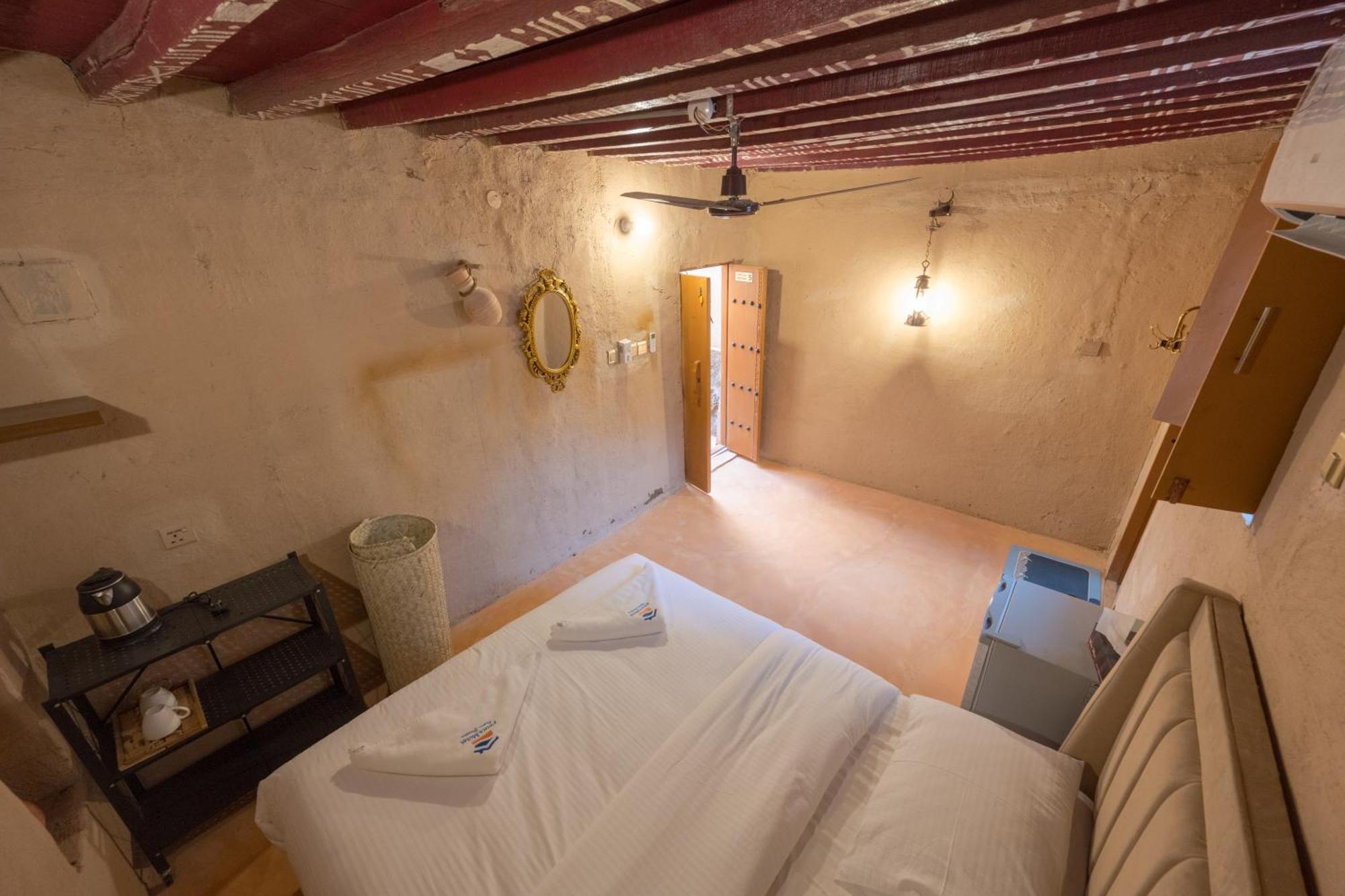 بيت نُزل السلام Bait Salam Inn Al Ḩamrāʼ Exteriör bild