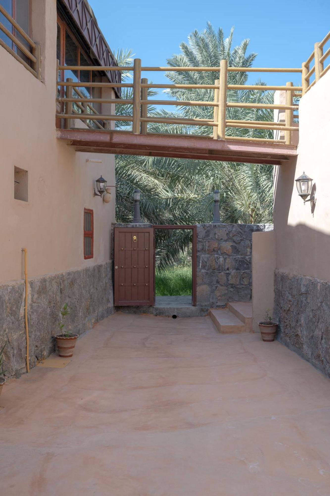 بيت نُزل السلام Bait Salam Inn Al Ḩamrāʼ Exteriör bild