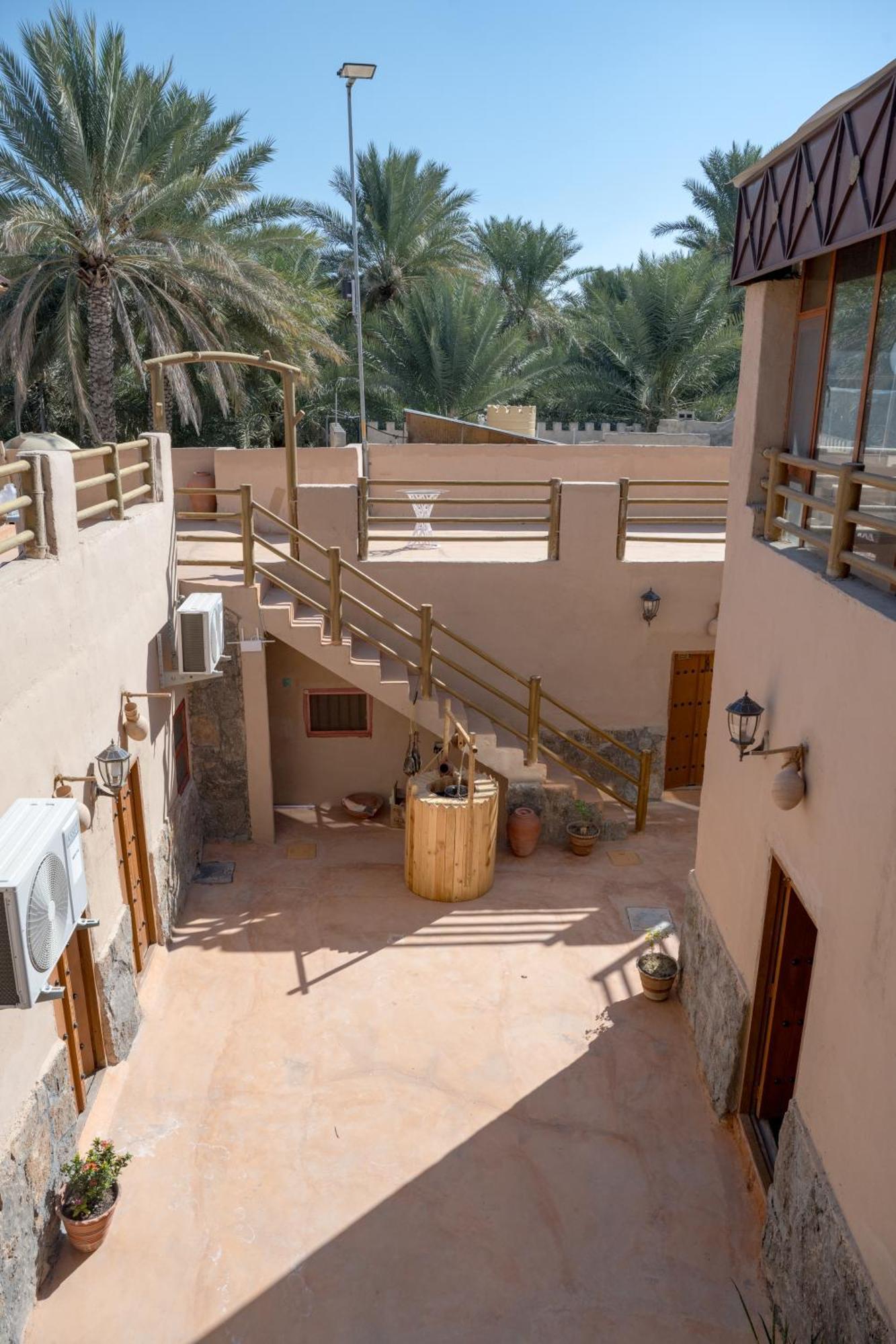 بيت نُزل السلام Bait Salam Inn Al Ḩamrāʼ Exteriör bild